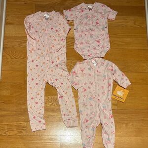 Baby’s Own set of 3 ONESIES! 20lb / 24lb / 32lb brand new never used 🍼👶🏼